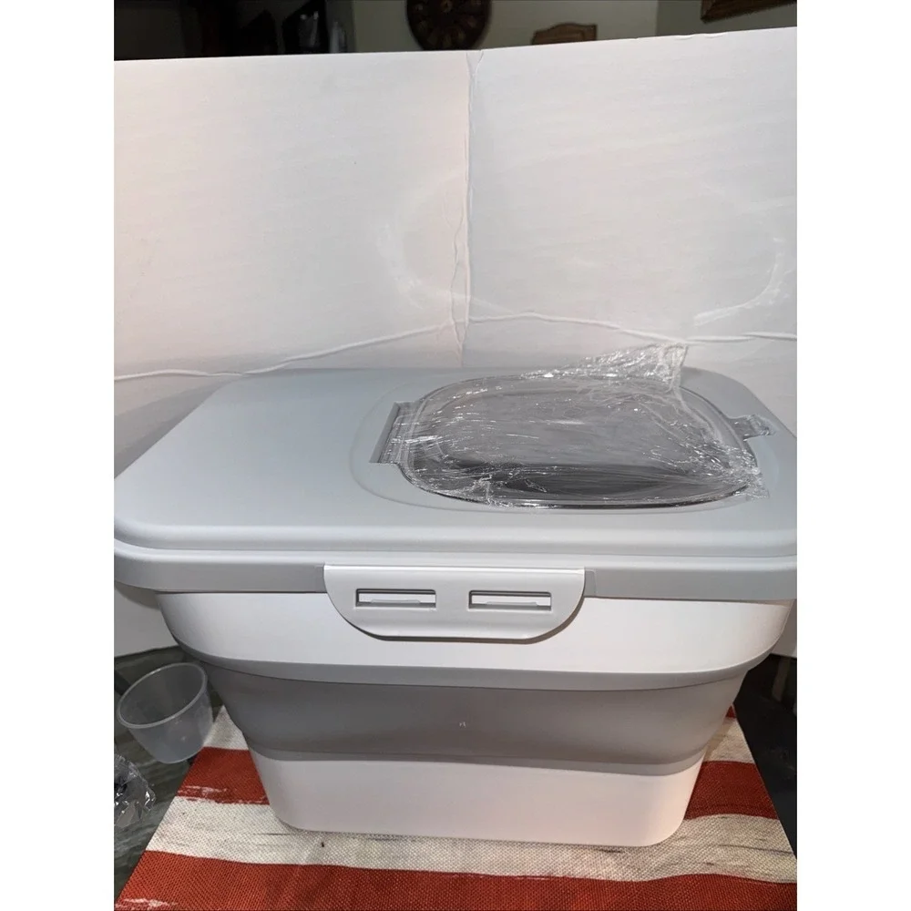 33lb Collapsible pet food storage Container With Wheels And Measuring Cup